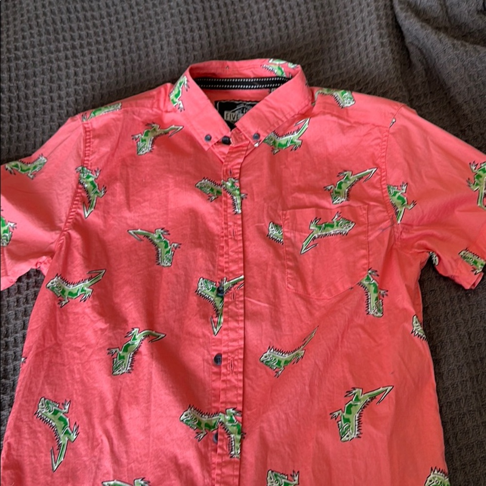 Men’s casual button down with iguanas